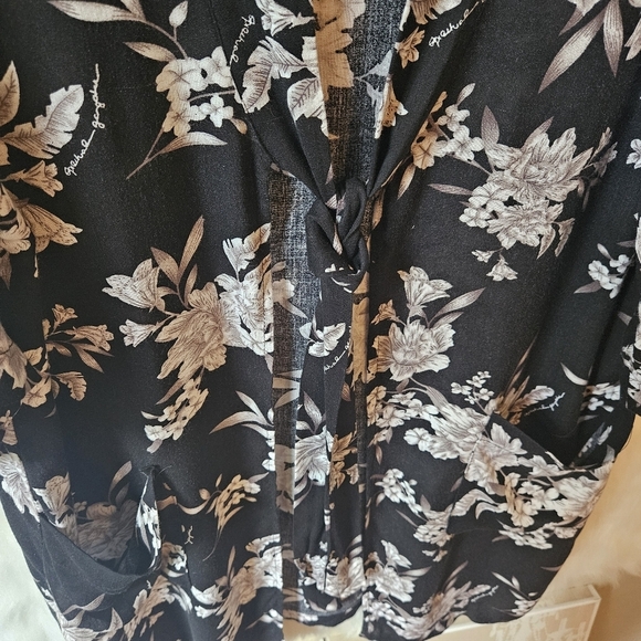 Spiritual Gangster Midnight Wildflowers Front Tie Kimono - Picture 6 of 11